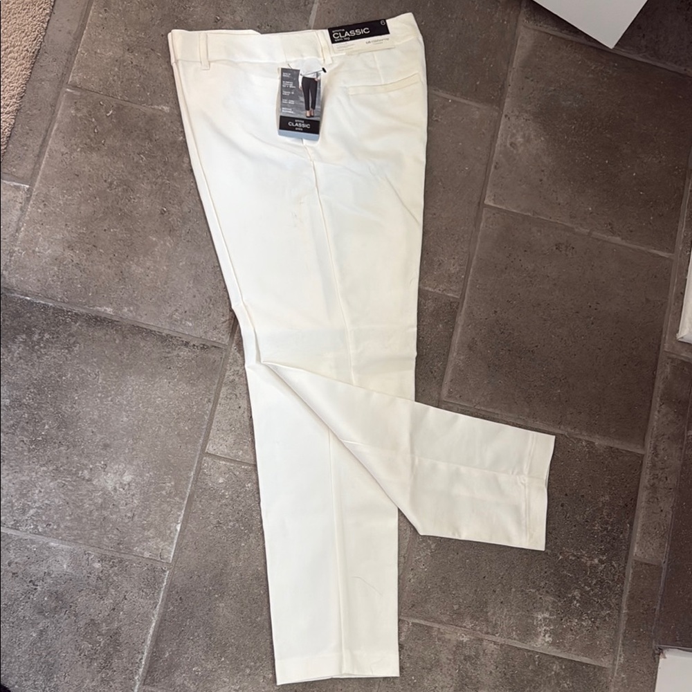 Liz Claiborne Cream Cropped Ankle Pants